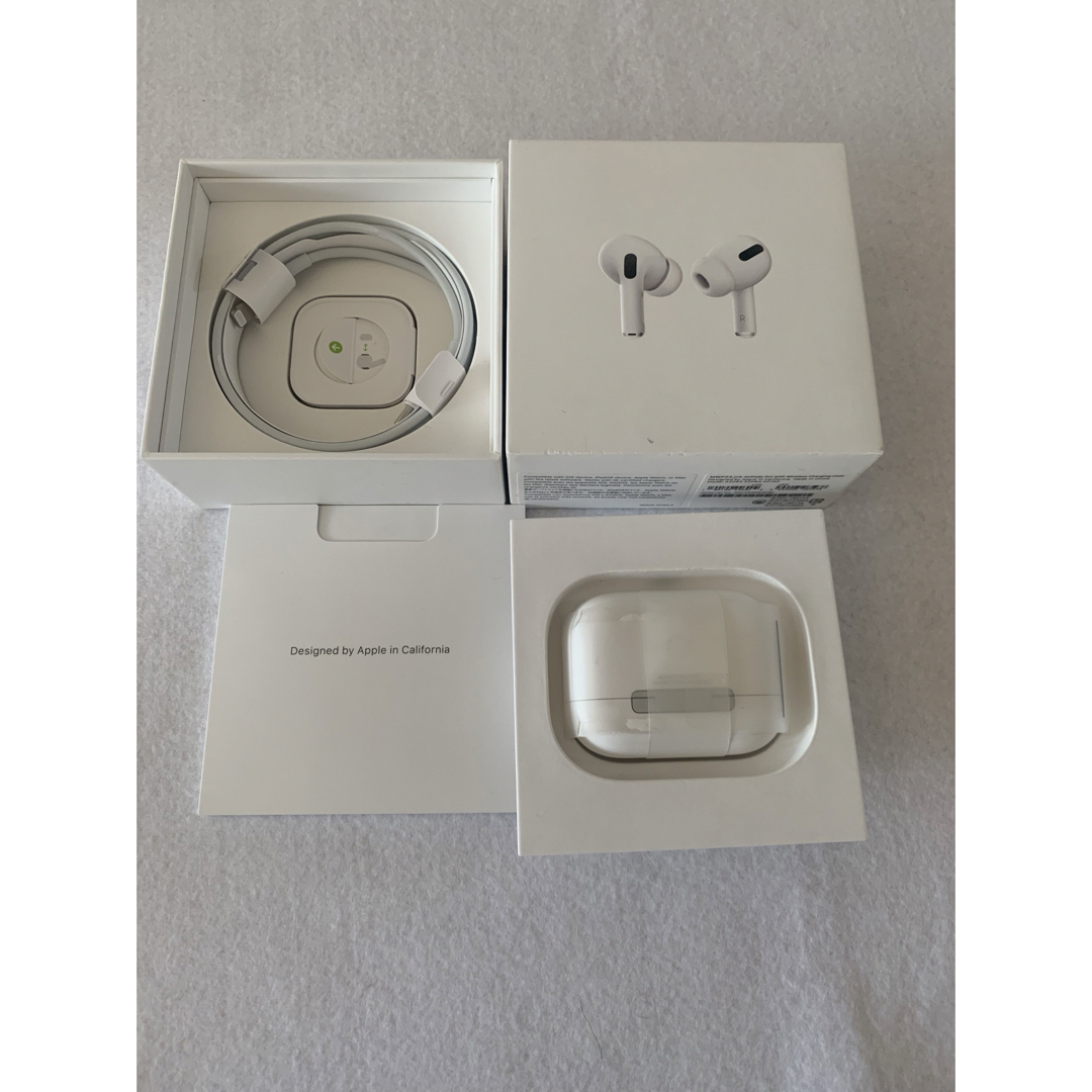 美品　AirPods Pro ワイヤレス　mwp22j/a イヤホン スマホ/家電/カメラのオーディオ機器(ヘッドフォン/イヤフォン)の商品写真