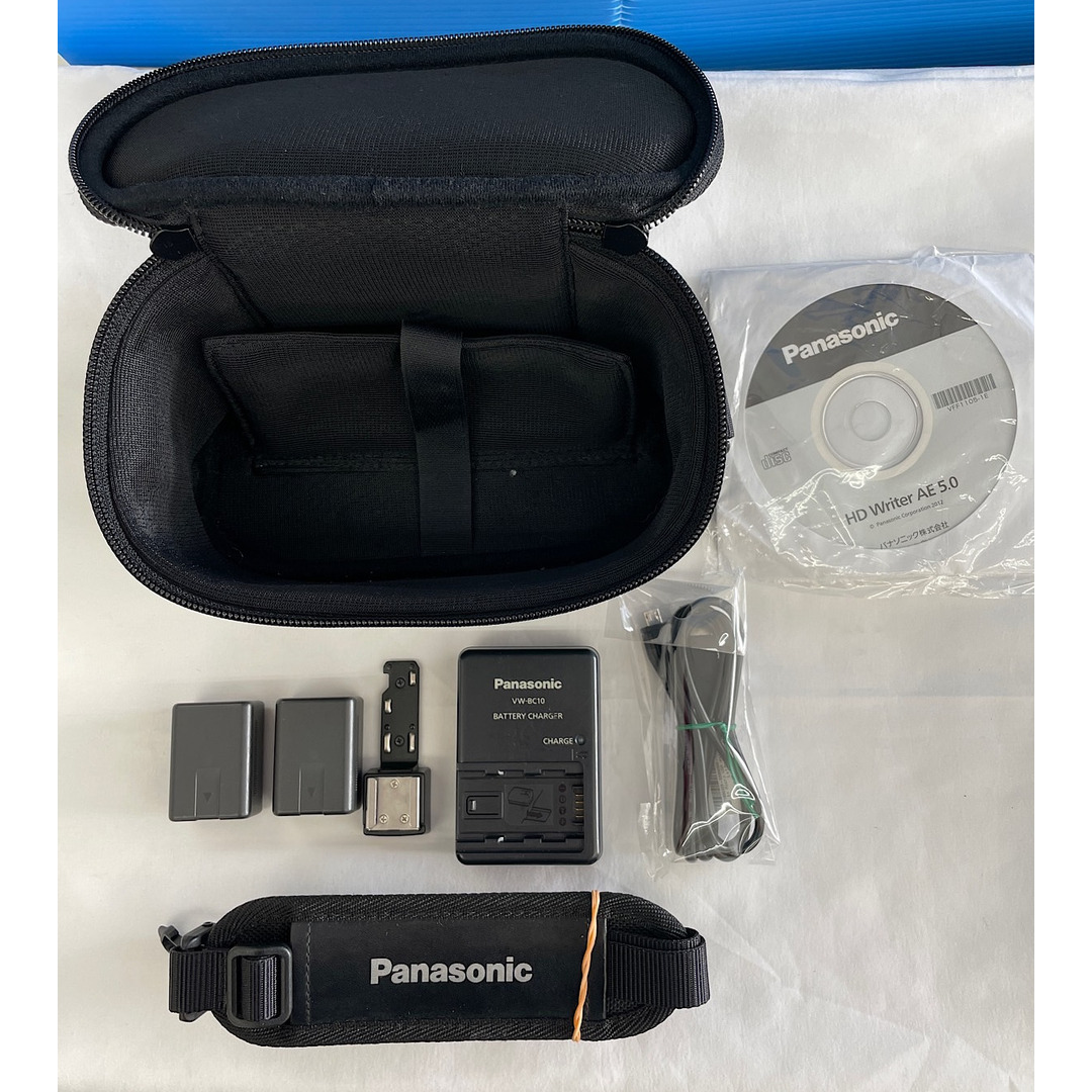 Panasonic(パナソニック)の『USED』 Panasonic パナソニック  panasonic ビデオカメラセット HC-V620M 2013年製 ビデオカメラ 【中古】 スマホ/家電/カメラのカメラ(ビデオカメラ)の商品写真