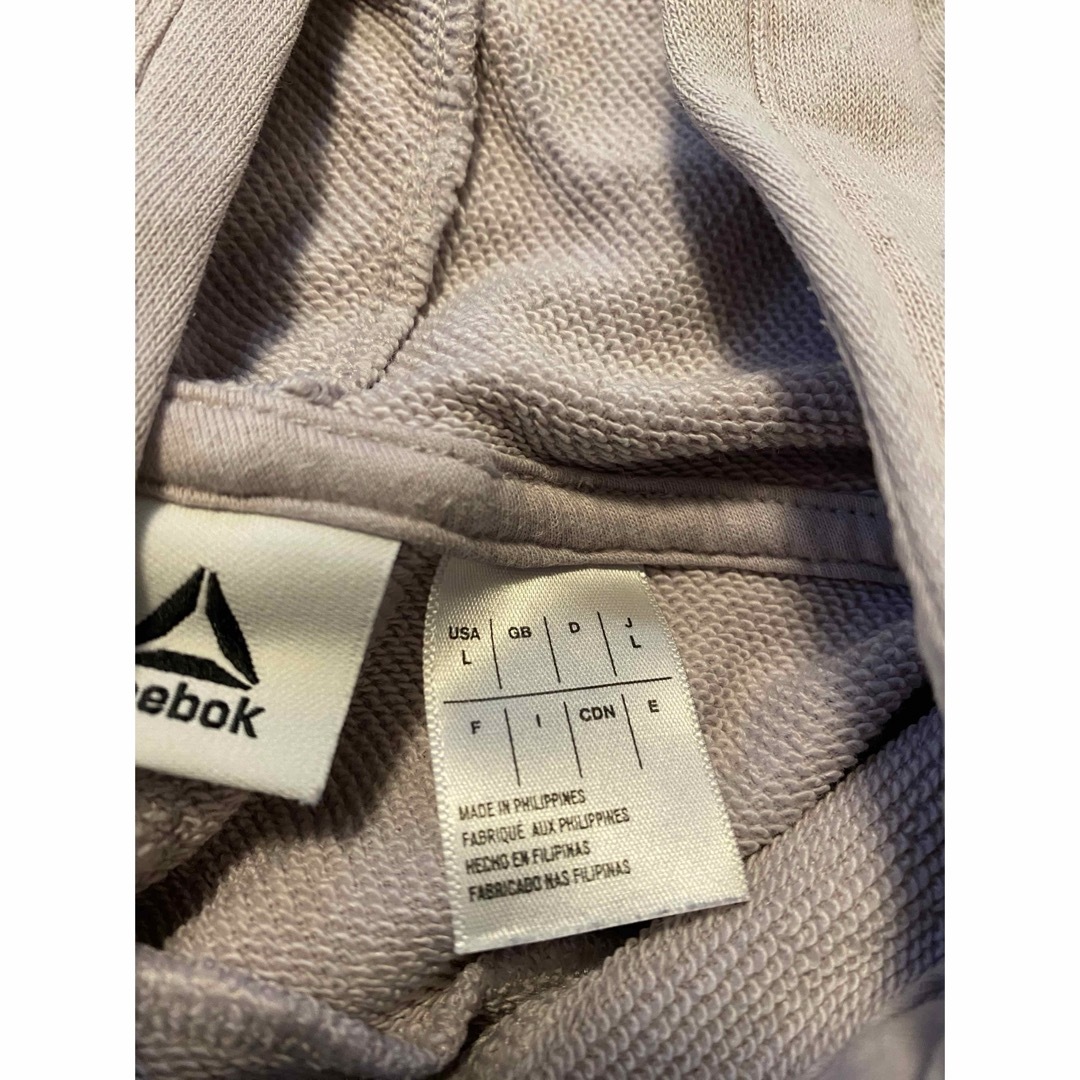 reebok パーカー　うす紫 レディースのトップス(パーカー)の商品写真