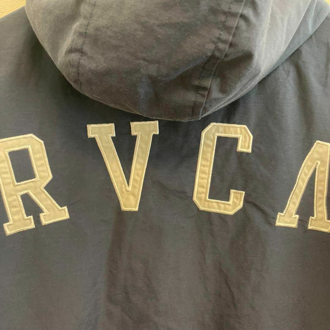 RVCA(ルーカ)のRVCA ナイロンパーカー　マウンテンパーカー　S オーバーサイズ　ネイビー刺繍 メンズのジャケット/アウター(マウンテンパーカー)の商品写真