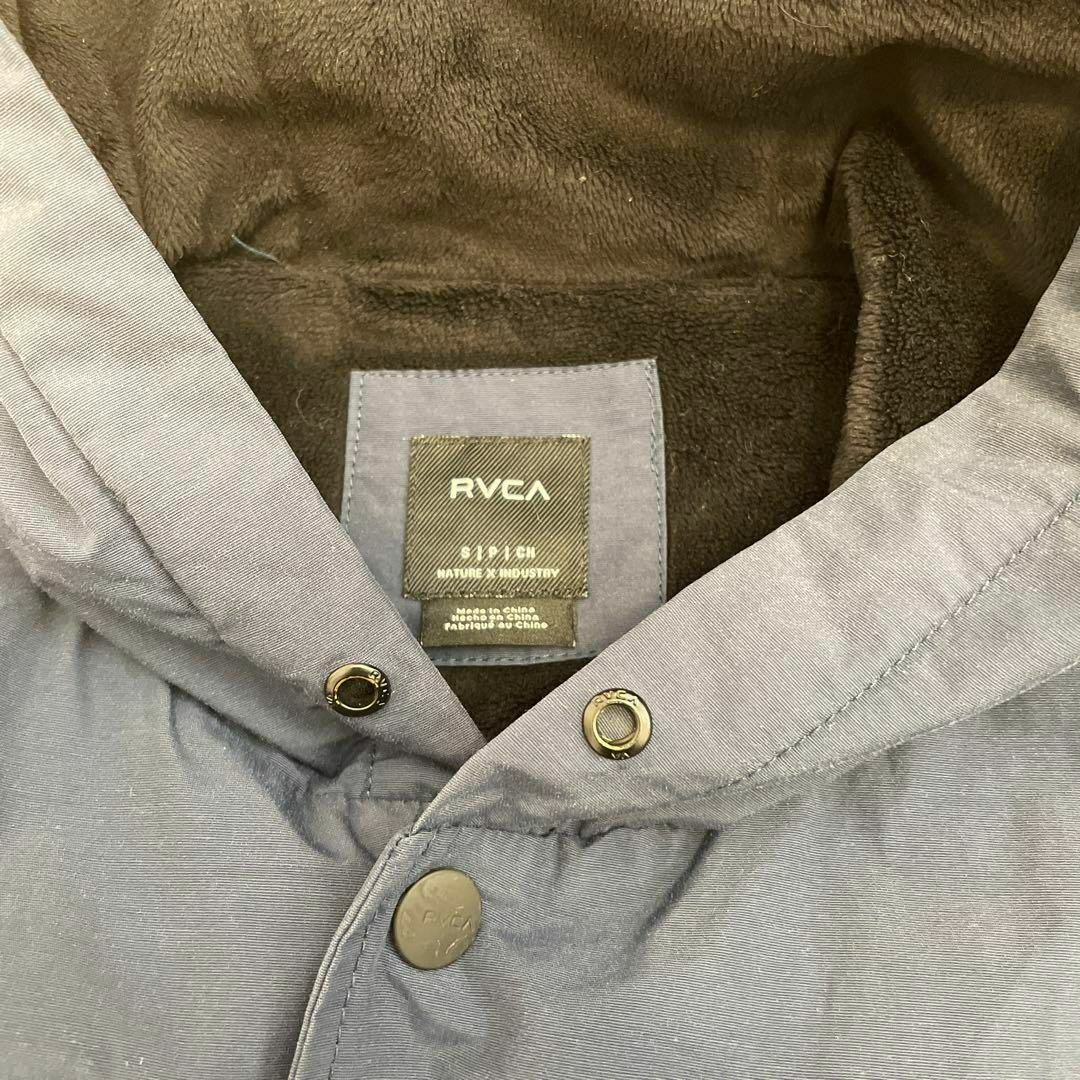 RVCA(ルーカ)のRVCA ナイロンパーカー　マウンテンパーカー　S オーバーサイズ　ネイビー刺繍 メンズのジャケット/アウター(マウンテンパーカー)の商品写真