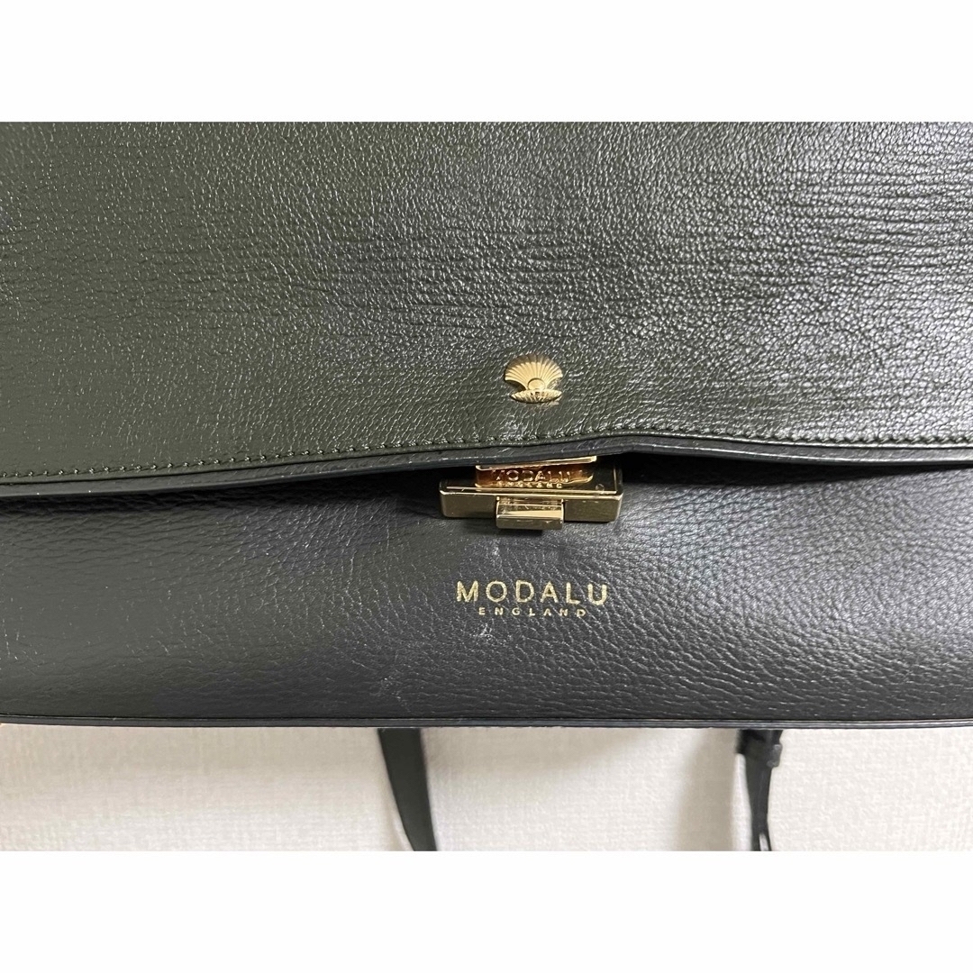 MODALU(モダルー)のMODALU シェルモチーフ　牛革　ハンドバッグ　ショルダーバッグ レディースのバッグ(ショルダーバッグ)の商品写真