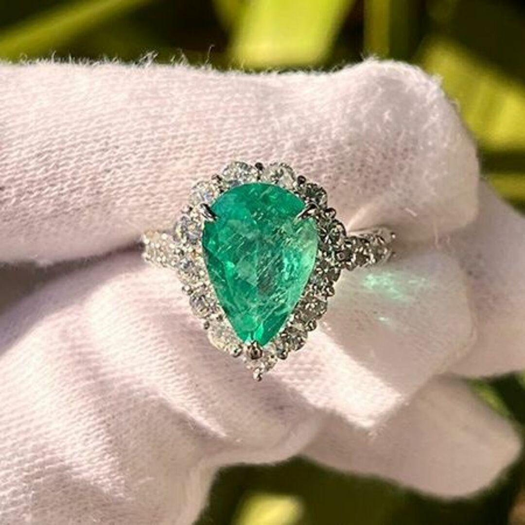 新品✨　PT900　取り巻き　エメラルド Emerald　Diamond　Rin レディースのアクセサリー(リング(指輪))の商品写真