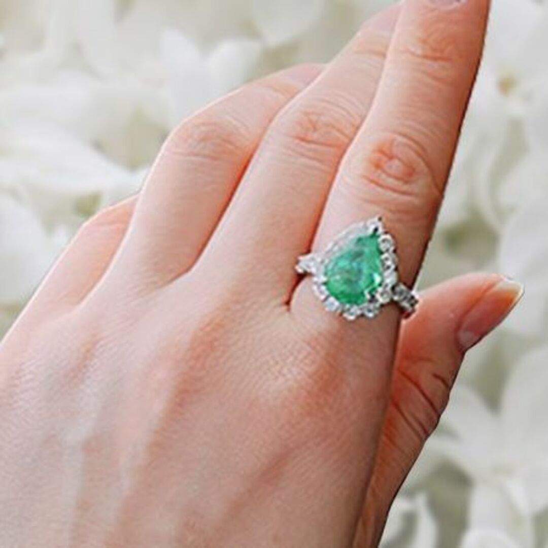 新品✨　PT900　取り巻き　エメラルド Emerald　Diamond　Rin レディースのアクセサリー(リング(指輪))の商品写真