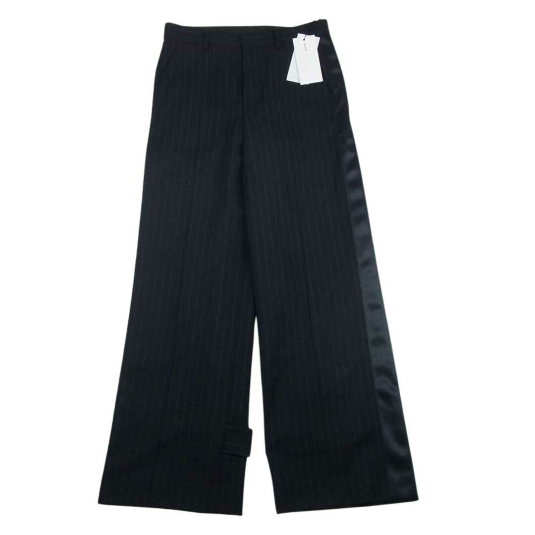 sacai(サカイ)のSacai サカイ 23-06995 Women's Chalk Stripe Pants チョーク ストライプ スラックス トラウザー パンツ ブラック系 2【中古】 レディースのパンツ(カジュアルパンツ)の商品写真