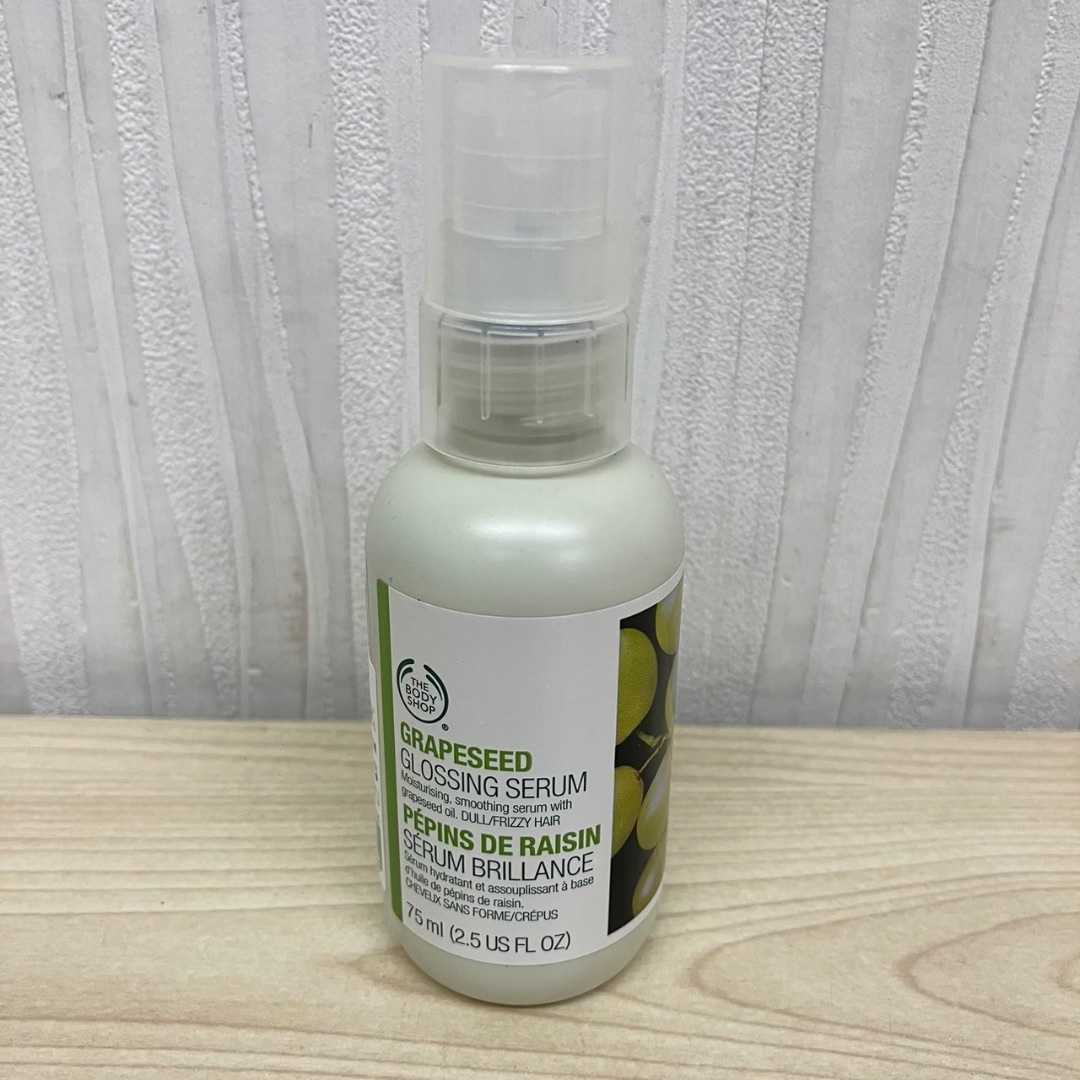 THE BODY SHOP(ザボディショップ)の【K4913】未使用 グロッシングセラム ヘアトリートメント ヘアブラシ 2点 コスメ/美容のヘアケア/スタイリング(トリートメント)の商品写真