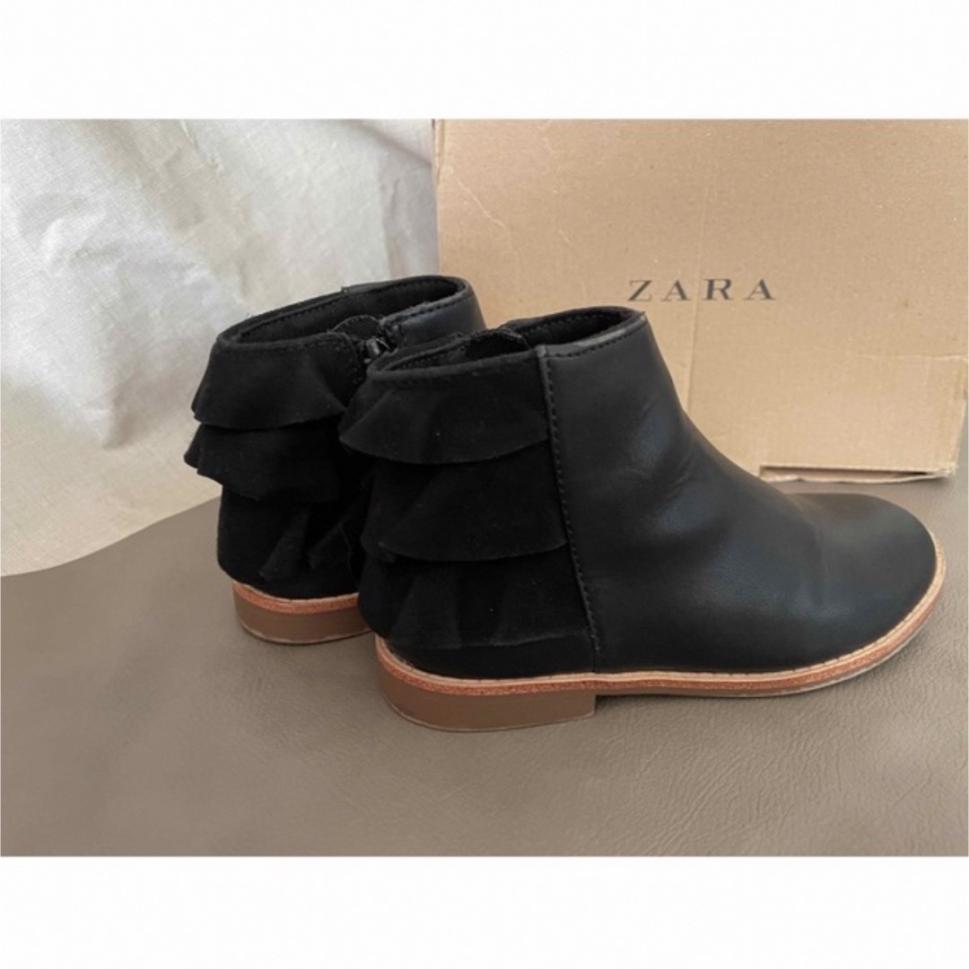 ZARA(ザラ)のZARA ザラ　キッズ　フリル　フォーマル　ショートブーツ　17cm キッズ/ベビー/マタニティのキッズ靴/シューズ(15cm~)(フォーマルシューズ)の商品写真