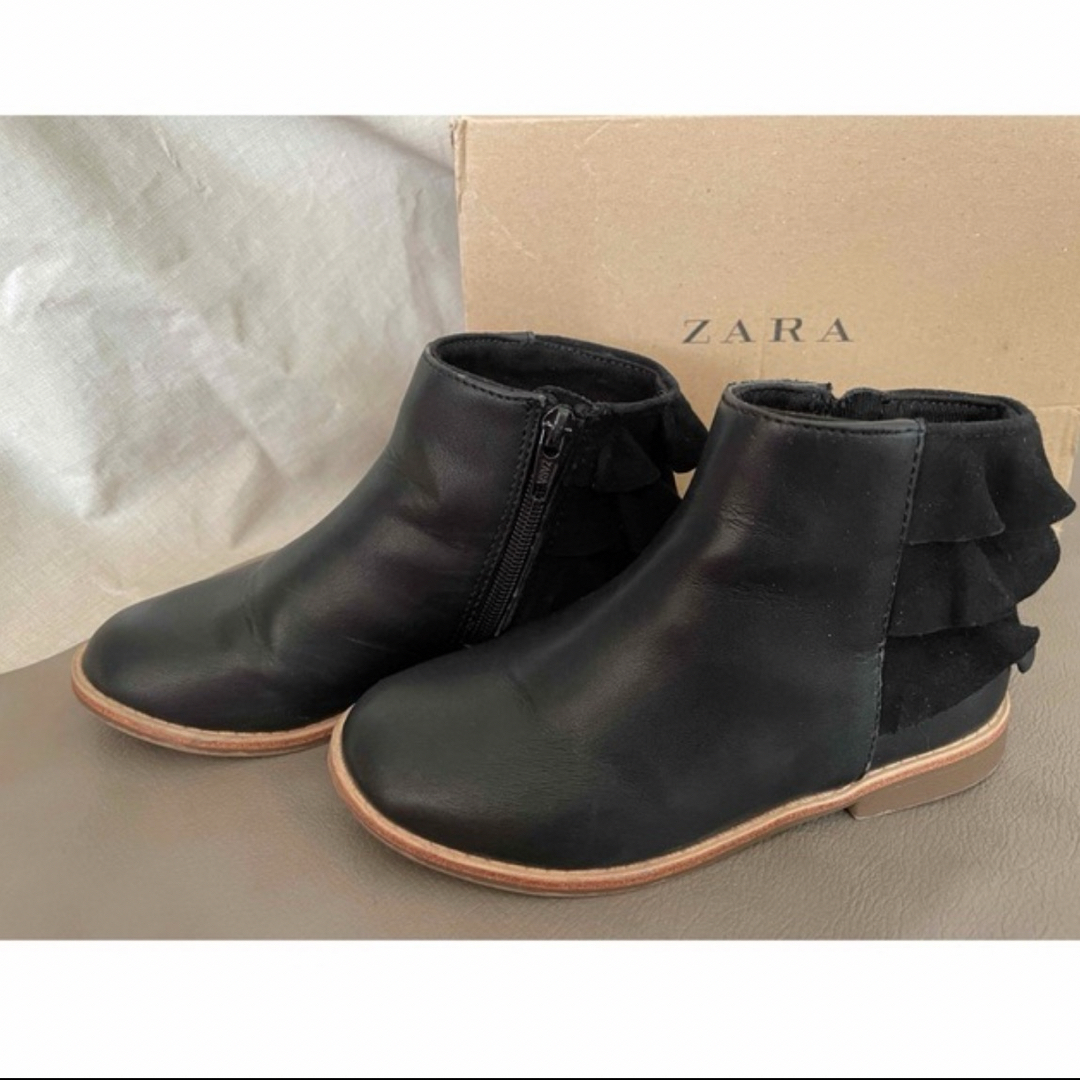 ZARA(ザラ)のZARA ザラ　キッズ　フリル　フォーマル　ショートブーツ　17cm キッズ/ベビー/マタニティのキッズ靴/シューズ(15cm~)(フォーマルシューズ)の商品写真