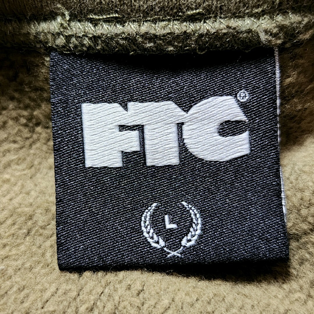 FTC(エフティーシー)の《超希少》FTC エフティーシー パーカー グリーン ペイズリー 刺繍ロゴ メンズのトップス(パーカー)の商品写真