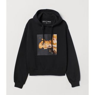 エイチアンドエム(H&M)のH&M プリントショートスウェットパーカー アリアナグランデ Ariana 黒(パーカー)