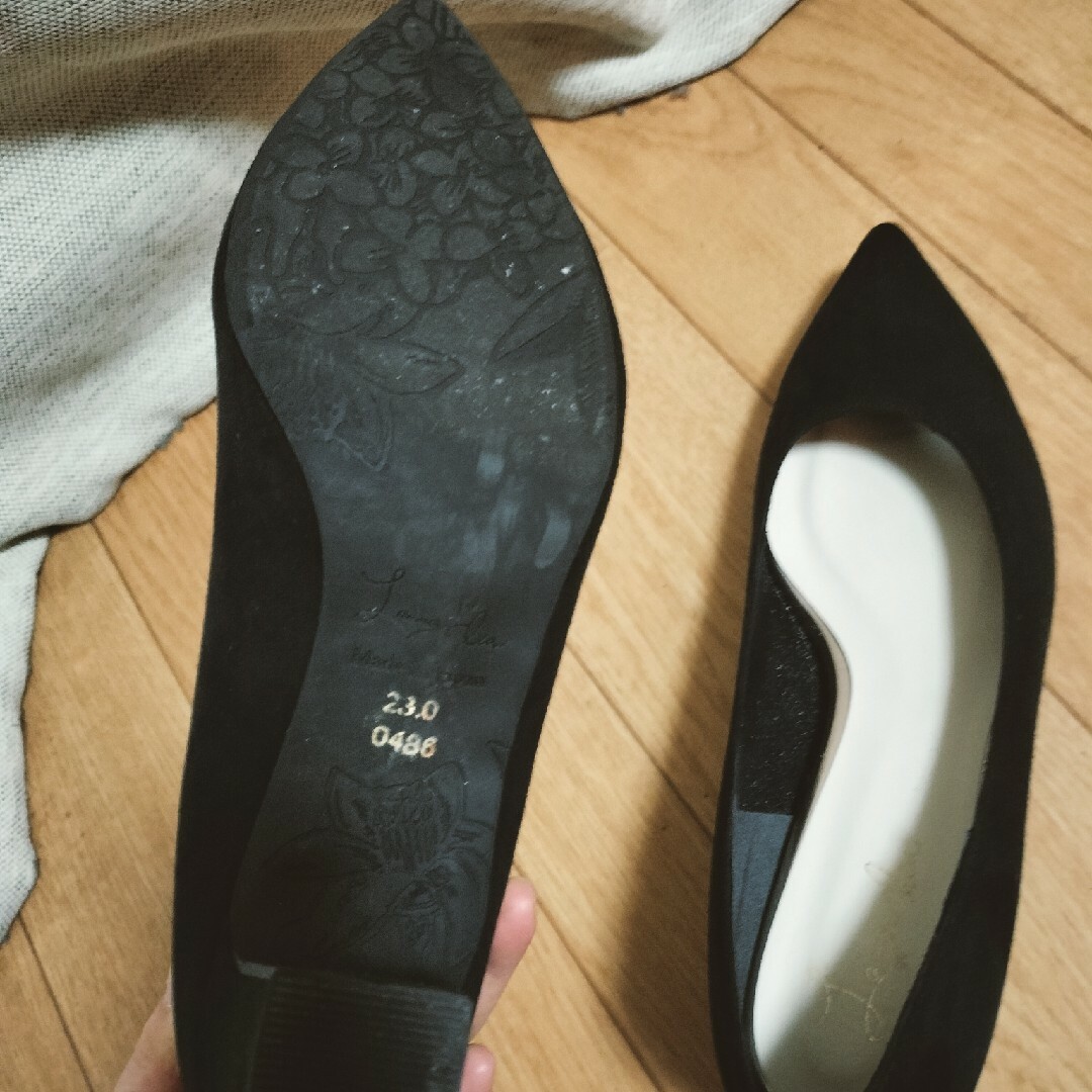 Launa Lea(ラウナレア)のブラックパンプス レディースの靴/シューズ(ハイヒール/パンプス)の商品写真
