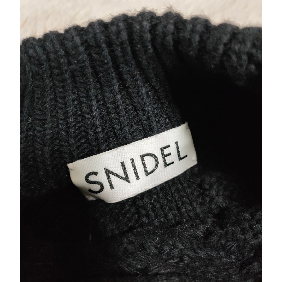 SNIDEL(スナイデル)のSNIDEL　スナイデル　アンゴラウールセーター　フリンジ　サイズF　黒　厚手 レディースのトップス(ニット/セーター)の商品写真