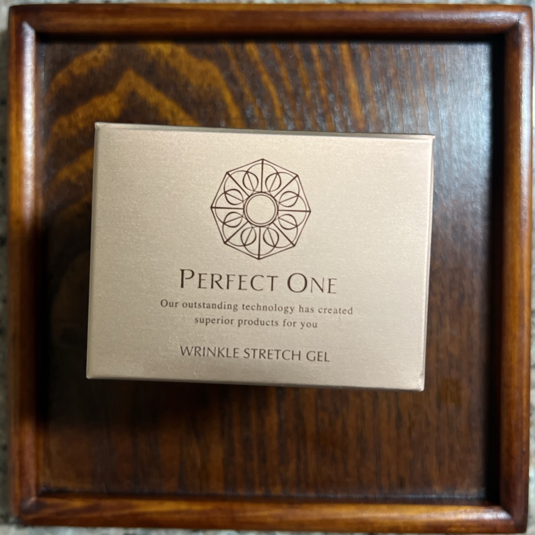 PERFECT ONE(パーフェクトワン)の【リニューアル品】パーフェクトワン 薬用リンクルストレッチジェル 50g 1個 コスメ/美容のスキンケア/基礎化粧品(オールインワン化粧品)の商品写真