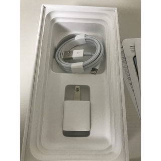 アップル(Apple)の新品未使用　iPhone 純正付属品　充電ケーブル　充電器　イヤホン(バッテリー/充電器)