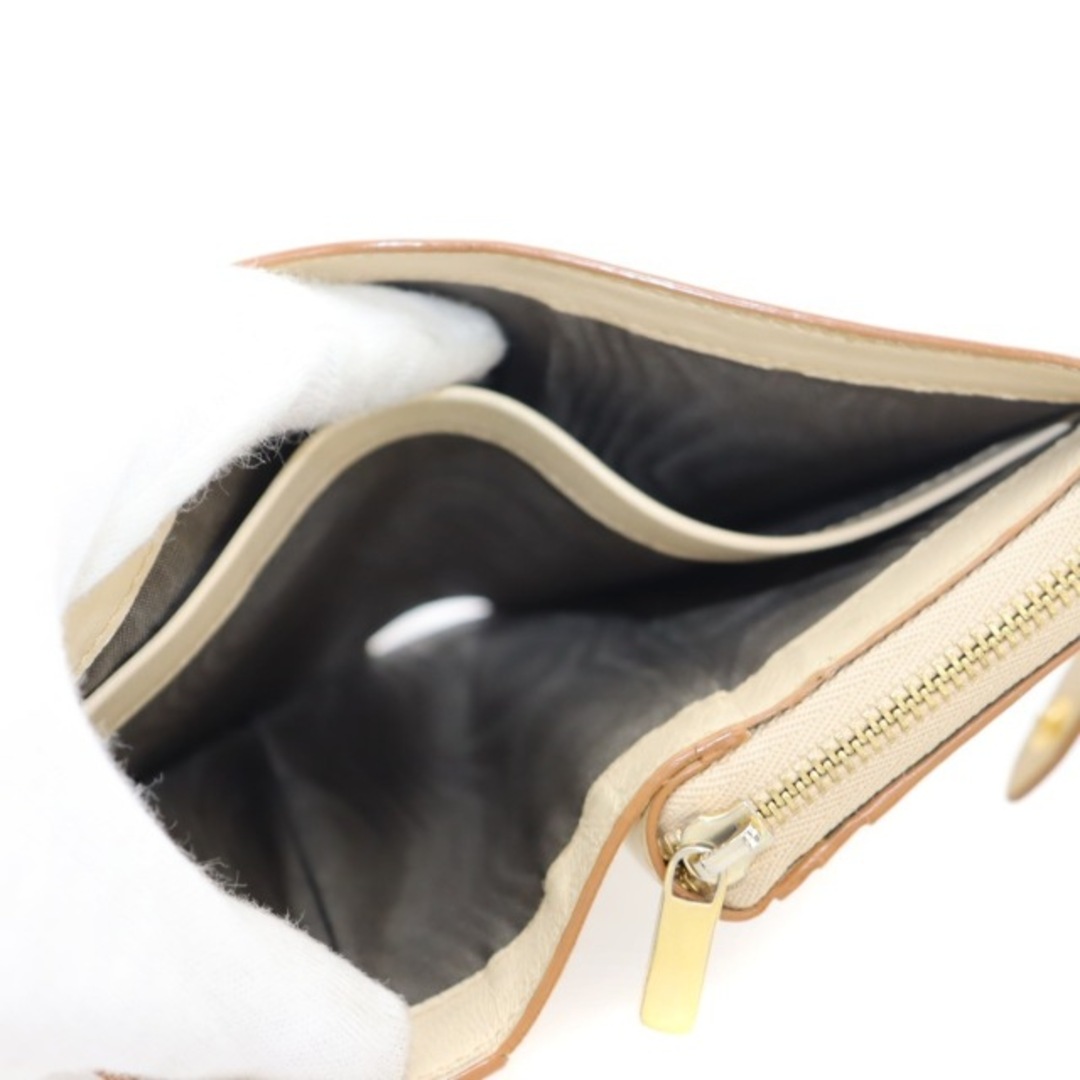 J&M DAVIDSON(ジェイアンドエムデヴィッドソン)のジェイ&エムデヴィッドソン 財布 二つ折り財布 レザー ベージュ レディースのファッション小物(財布)の商品写真
