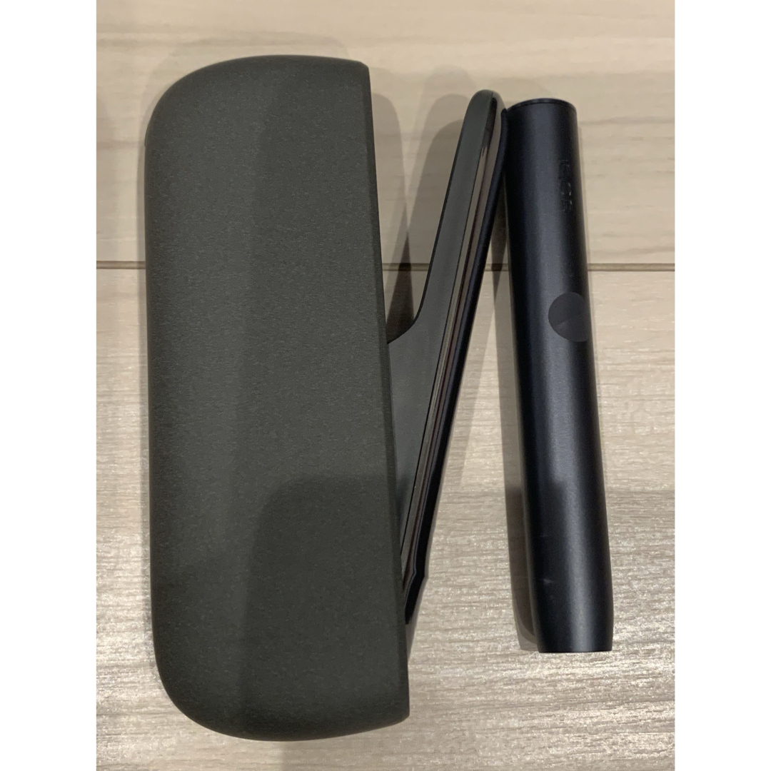 IQOS(アイコス)のIQOS ILUMA キット ペブルグレー メンズのファッション小物(タバコグッズ)の商品写真