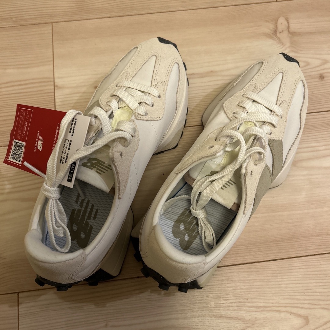 New Balance(ニューバランス)のSALE☆新品☆new balanceニューバランス ws327☆24㎝　 レディースの靴/シューズ(スニーカー)の商品写真