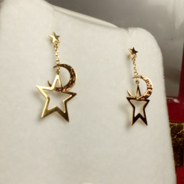 STAR JEWELRY(スタージュエリー)のk18ygスタージュエリーstarjewelryムーン&スターピアス新品未使用 レディースのアクセサリー(ピアス)の商品写真