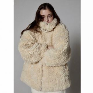 エピヌ(épine)のepine  sheep mouton coat (ムートンコート)