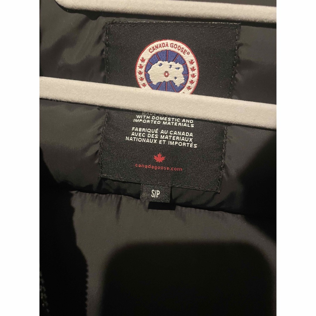 CANADA GOOSE(カナダグース)のカナダグース　ダウンベスト　クリスマス価格 レディースのジャケット/アウター(ダウンベスト)の商品写真