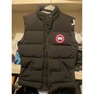 カナダグース(CANADA GOOSE)のカナダグース　ダウンベスト　クリスマス価格(ダウンベスト)