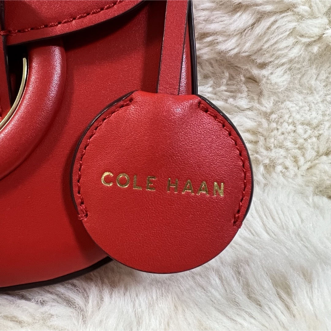 Cole Haan(コールハーン)のコールハーン COLE HAAN ロゴ ショルダーバッグ レザー レッド  レディースのバッグ(ショルダーバッグ)の商品写真