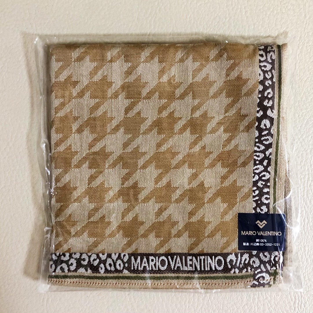 MARIO VALENTINO(マリオバレンチノ)の新品 未開封 MARIO VALENTINO ハンカチ 3枚 セット 綿 日本製 メンズのファッション小物(ハンカチ/ポケットチーフ)の商品写真