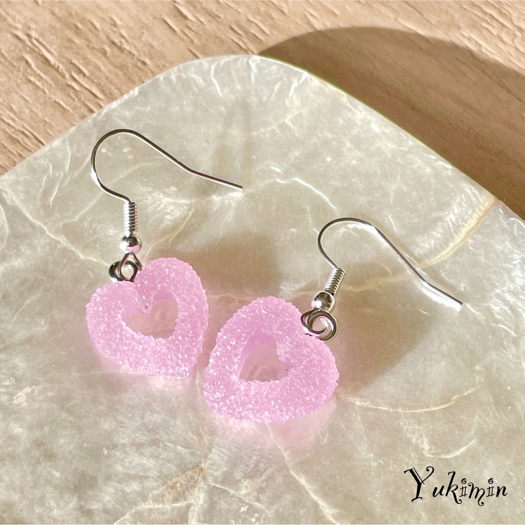 【☆1点限り☆】ハンドメイド ピュレグミピアス♡ グレープ ハンドメイドのアクセサリー(ピアス)の商品写真