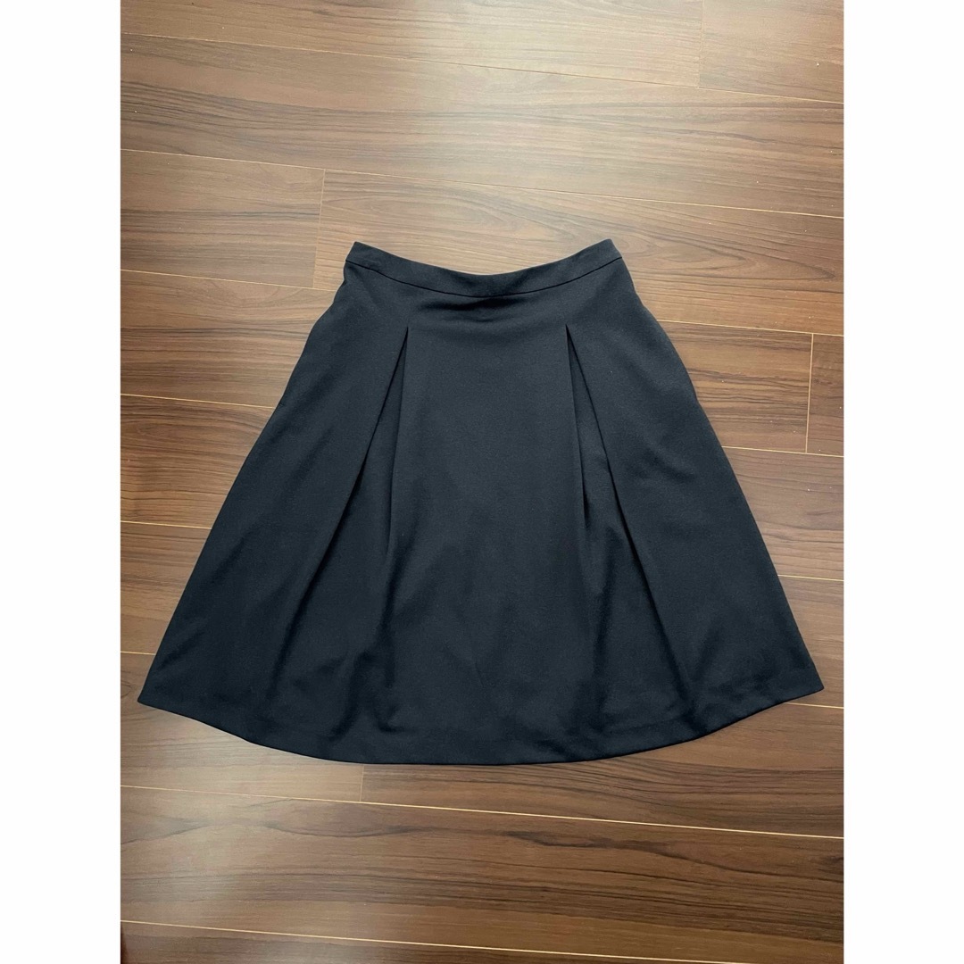 AOKI(アオキ)のLES MUES Femme 膝丈スカート　ネイビー　紺　美品 レディースのスカート(ひざ丈スカート)の商品写真