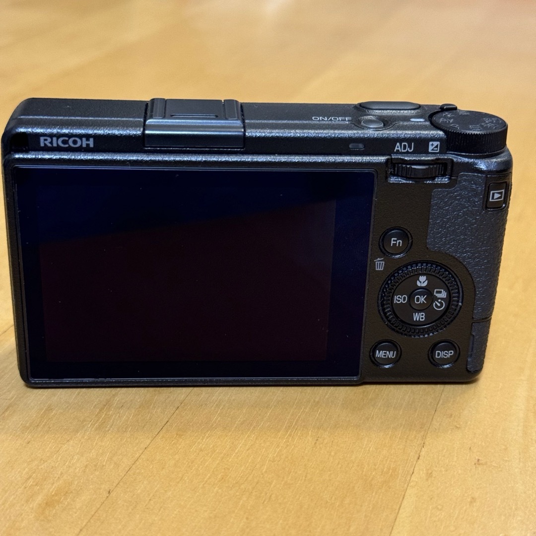 RICOH(リコー)の【美品】GR3 シャッター回数3,108回 スマホ/家電/カメラのカメラ(コンパクトデジタルカメラ)の商品写真