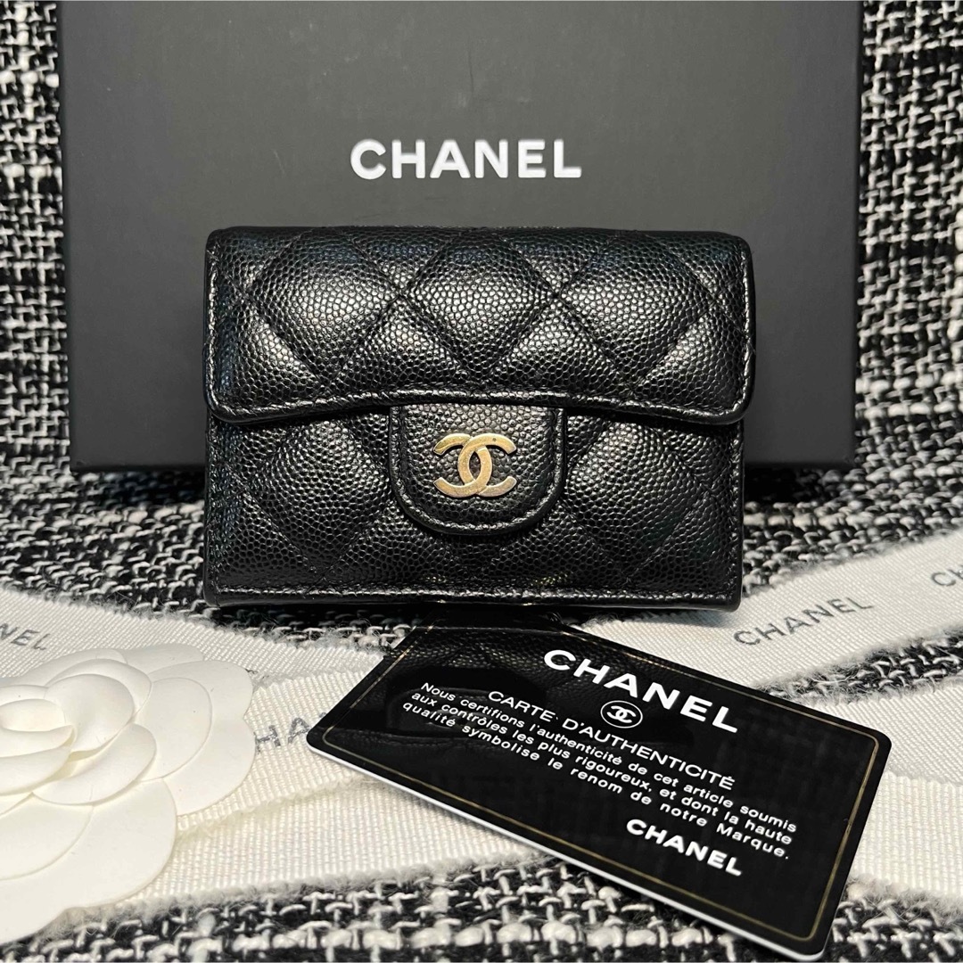 CHANEL(シャネル)のCHANEL  31番台⭐︎  マトラッセ　キャビアスキン　コンパクトウォレット レディースのファッション小物(財布)の商品写真