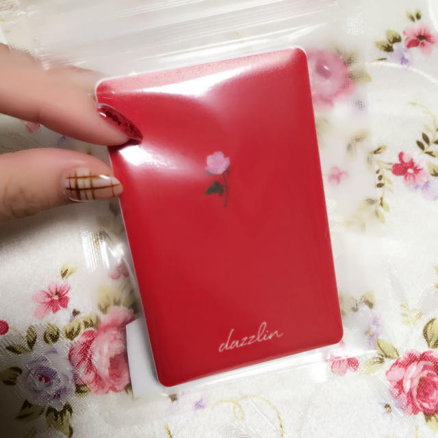 dazzlin(ダズリン)のdazzlin ノベルティ モバイルチャージャー スマホ/家電/カメラのスマートフォン/携帯電話(バッテリー/充電器)の商品写真