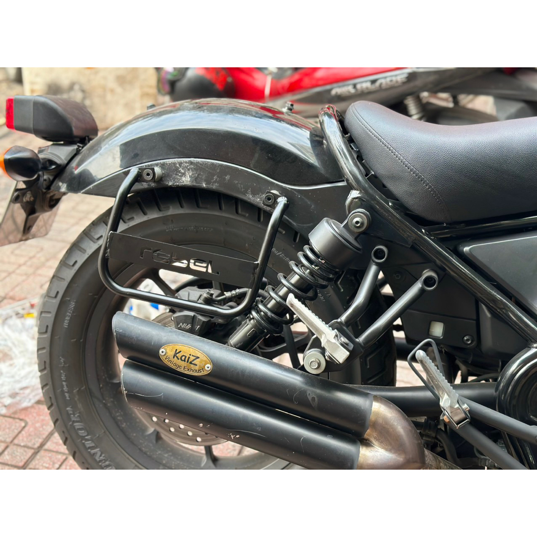 新品 レブル250/500 リア キャリア バックレスト付き&サイド 新品 レブル250/500 リア キャリア バックレスト付き&サイド