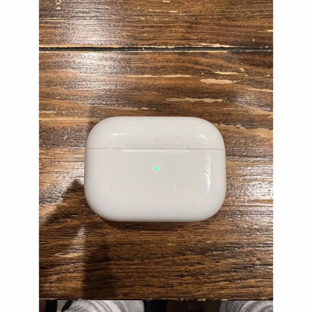 Apple(アップル)のApple Airpods pro 第一世代 スマホ/家電/カメラのオーディオ機器(ヘッドフォン/イヤフォン)の商品写真