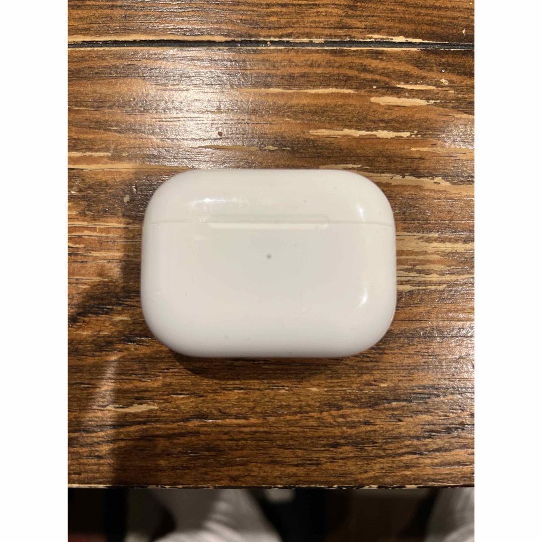 Apple(アップル)のApple Airpods pro 第一世代 スマホ/家電/カメラのオーディオ機器(ヘッドフォン/イヤフォン)の商品写真