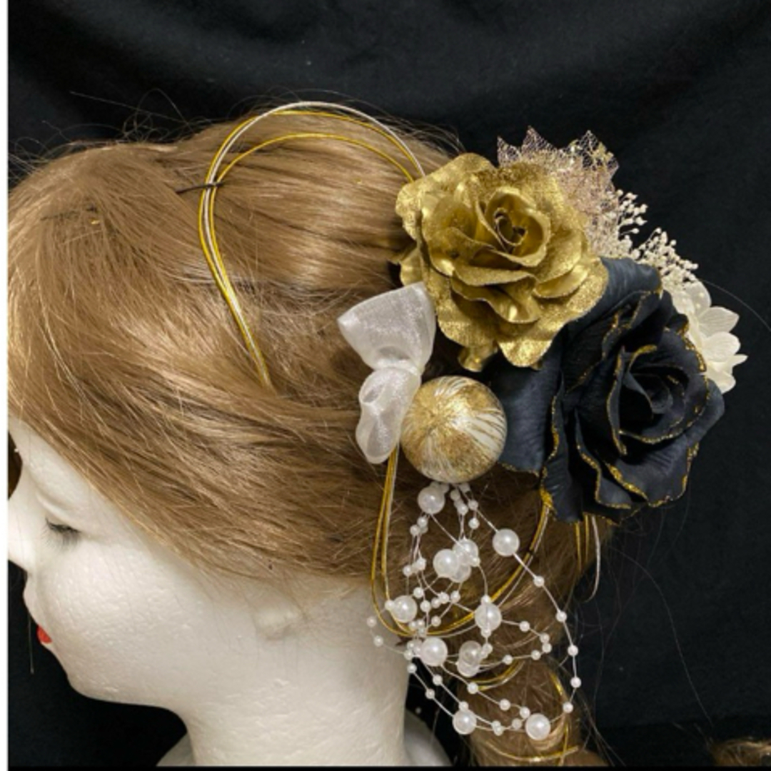 薔薇の髪飾り 成人式髪飾り 振袖 前撮り  ブラックローズ ゴールド レディースの水着/浴衣(振袖)の商品写真
