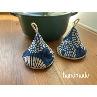 STAUB - ✧ポットホルダー(三角鍋つかみ)✧シロクマベージュの通販