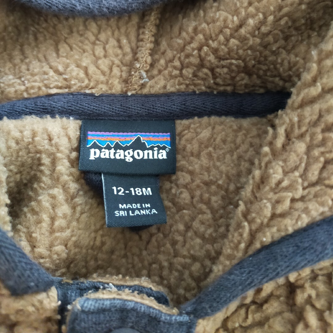 patagonia(パタゴニア)のパタゴニア レトロパイル　フリース　ジャケット 12-18M patagonia キッズ/ベビー/マタニティのベビー服(~85cm)(ジャケット/コート)の商品写真