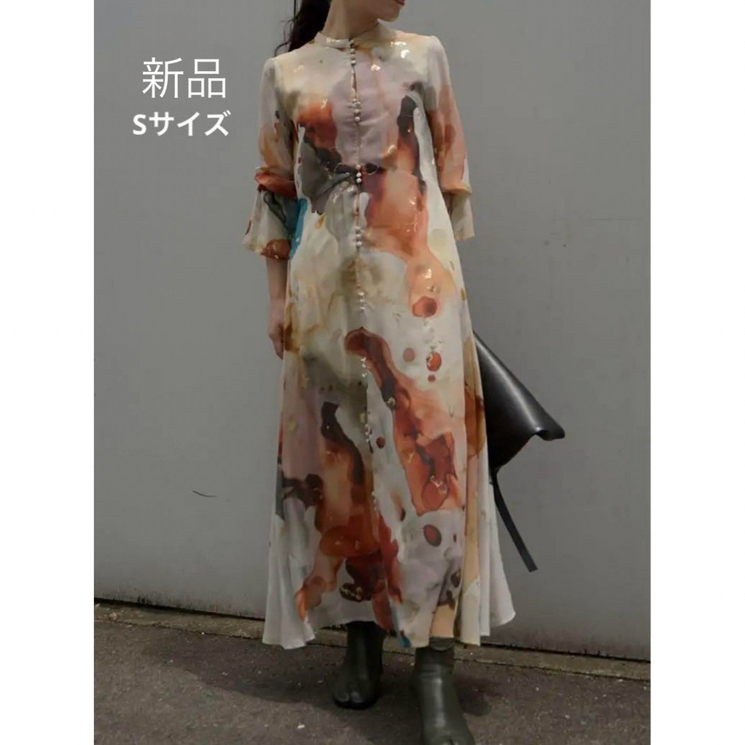 Ameri VINTAGE(アメリヴィンテージ)の【新品】UNDRESSED AMELIA INK ART DRESS レディースのフォーマル/ドレス(ロングドレス)の商品写真