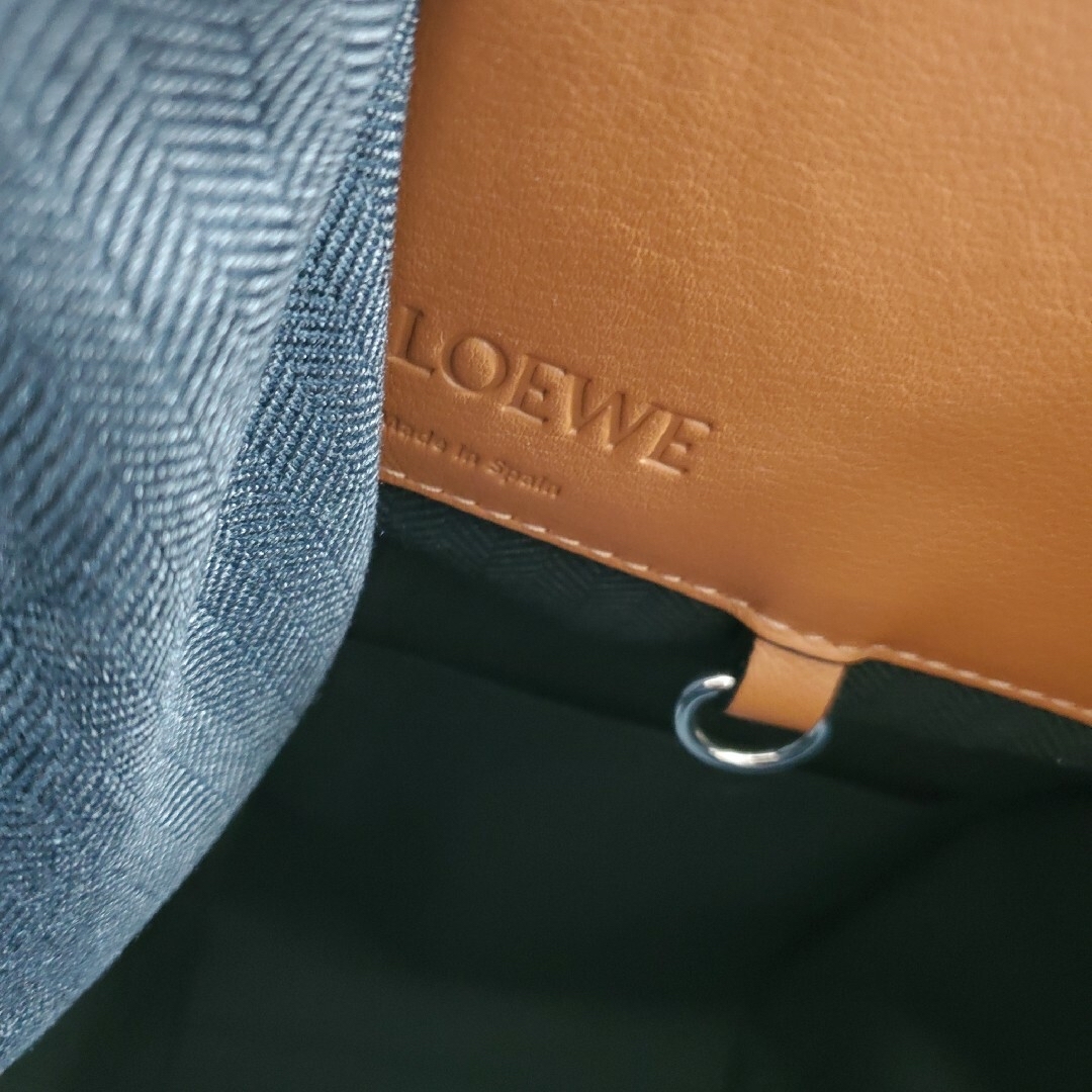 LOEWE(ロエベ)の未使用 LOEWE ハンモックバッグ スモール クラッシックカーフ タン レディースのバッグ(ショルダーバッグ)の商品写真