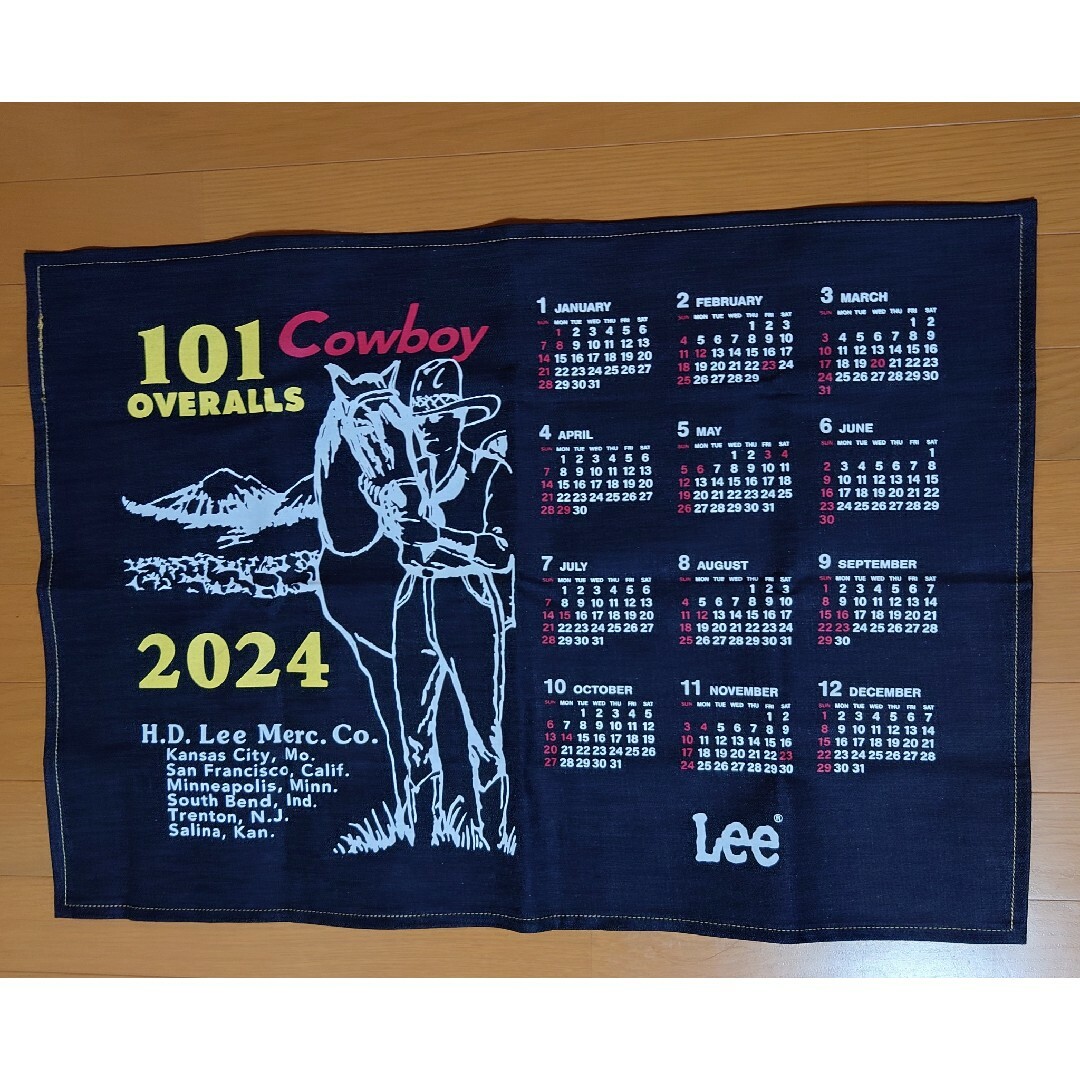 Lee(リー)の2024年版 Lee デニムカレンダー インテリア/住まい/日用品の文房具(カレンダー/スケジュール)の商品写真
