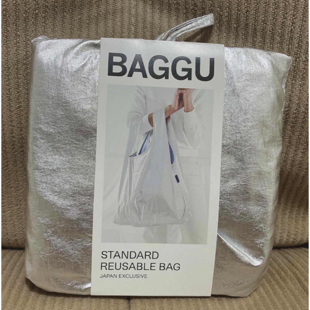 BAGGU(バグゥ)のBAGGU メタリックシルバー レディースのバッグ(エコバッグ)の商品写真