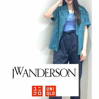 ユニクロ(UNIQLO)の【UNIQLO　jw anderson】プリントシャツ（半袖）BLUEサイズМ(シャツ)