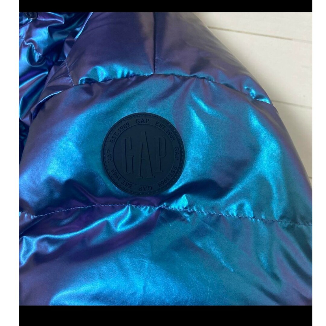 GAP(ギャップ)の【新品未使用】GAP メタリックブルー ダウンジャケット(日本サイズM相当) メンズのジャケット/アウター(ダウンジャケット)の商品写真