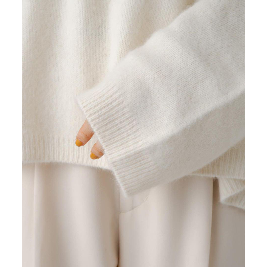 Omekashi(オメカシ)の新品　クルーネックファーニットプルオーバー　オメカシ　ホワイト メンズのトップス(ニット/セーター)の商品写真