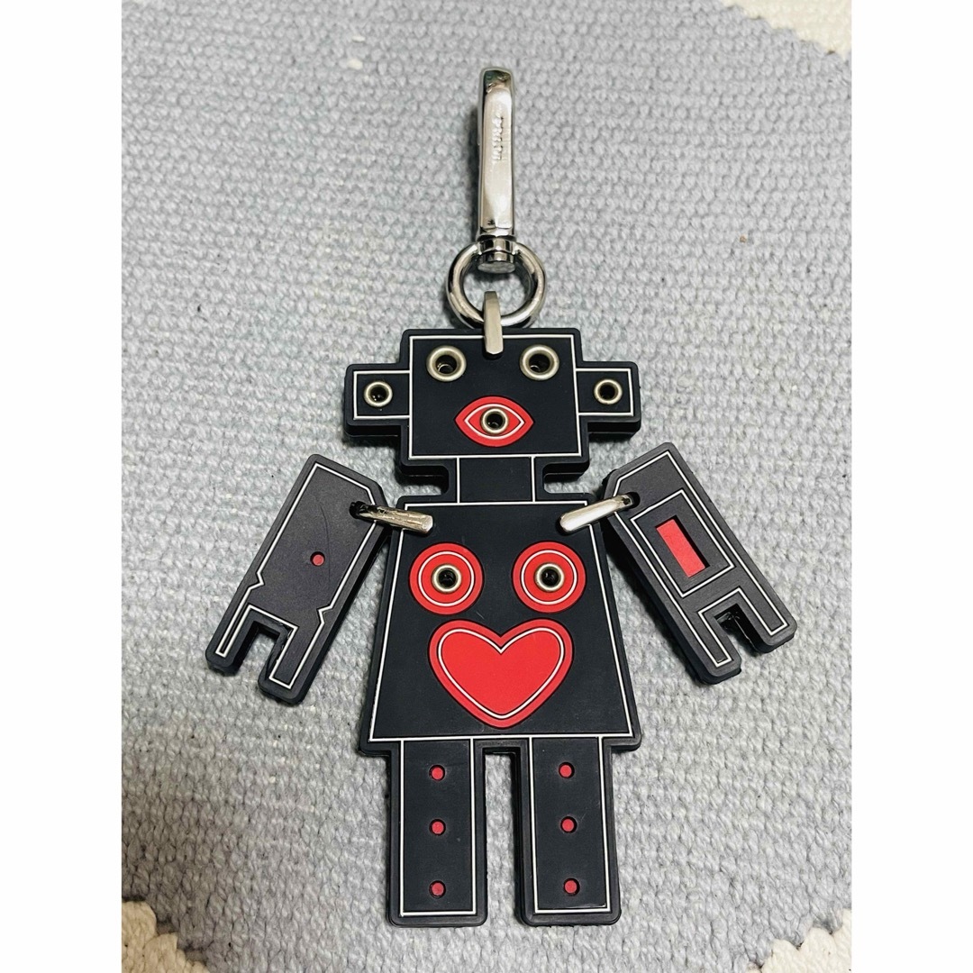 プラダ (PRADA) プラダ せまかっ キーホルダー ロボット プラダ (PRADA) プラダ せまかっ キーホルダー ロボット
