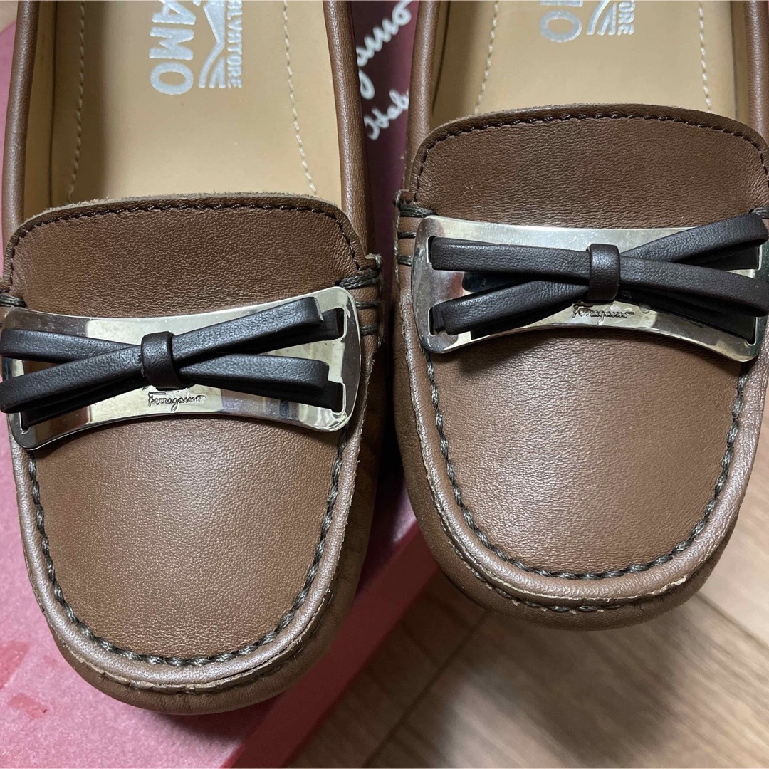 Salvatore Ferragamo(サルヴァトーレフェラガモ)の美品　フェラガモ　シューズ レディースの靴/シューズ(ハイヒール/パンプス)の商品写真