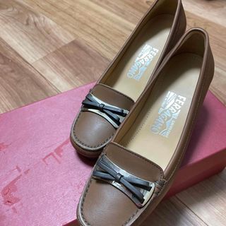 サルヴァトーレフェラガモ(Salvatore Ferragamo)の美品　フェラガモ　シューズ(ハイヒール/パンプス)