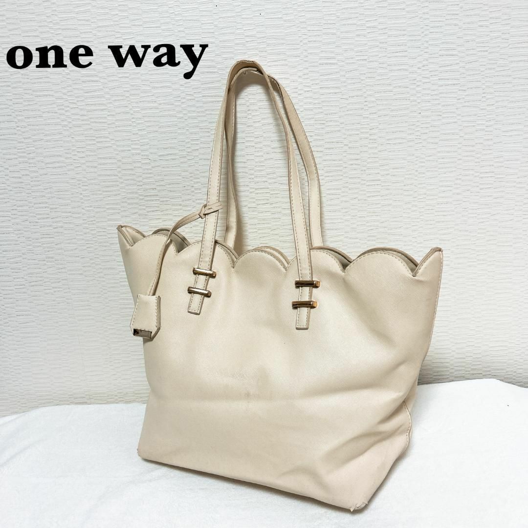 one*way(ワンウェイ)のレア✨one way ワンウェイセミショルダーバッグトートバッグホワイト白 レディースのバッグ(ショルダーバッグ)の商品写真