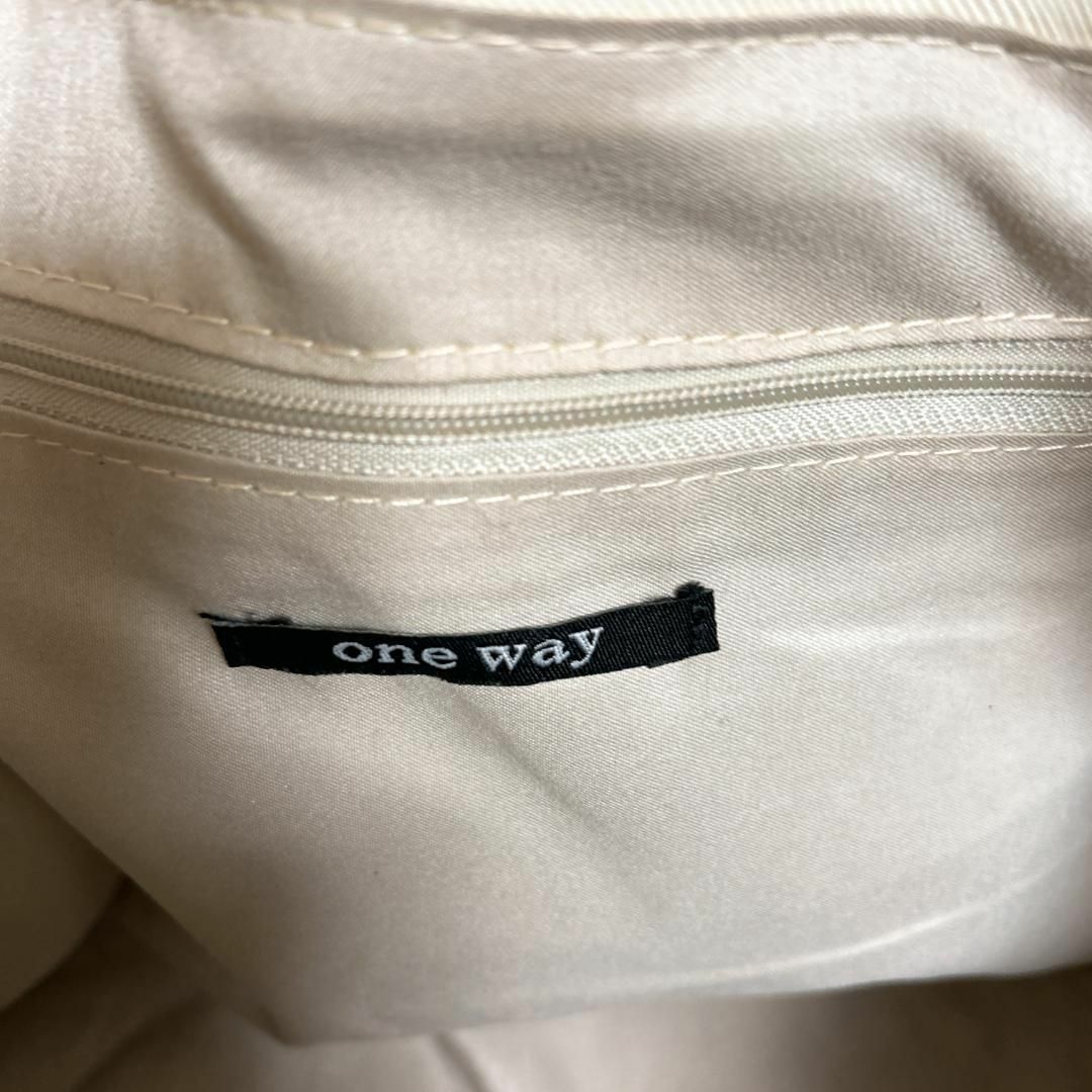 one*way(ワンウェイ)のレア✨one way ワンウェイセミショルダーバッグトートバッグホワイト白 レディースのバッグ(ショルダーバッグ)の商品写真